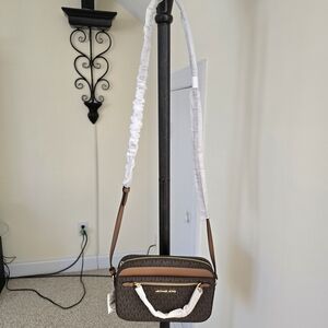 NWT Michael Kors Jet Set Logo Crossbody